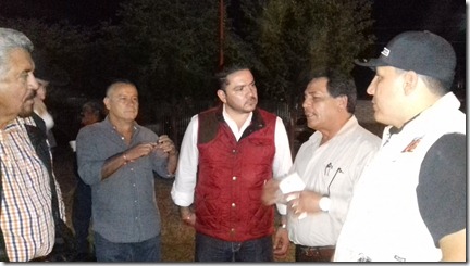 Omar Serna con periodistas
