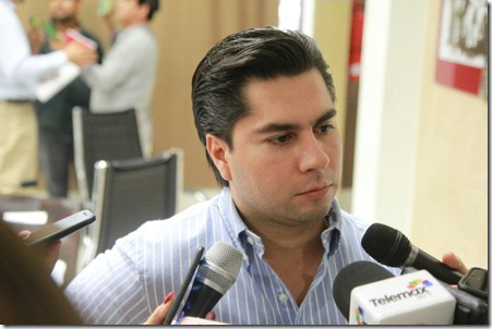 Emeterio Ochoa Bazúa, va en pos